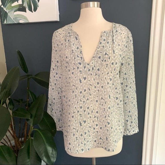 Joie‎ Silk Pearline Leopard Silk L/S Blouse. S - Picture 3 of 10
